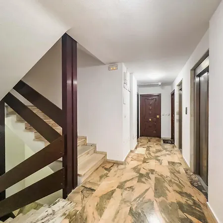 Yate Iv Apartment *