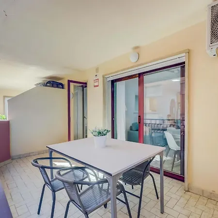 Apartment Yate Iv